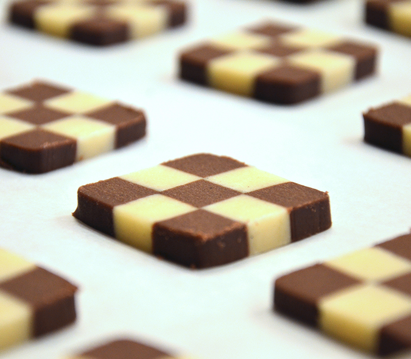 vanilla and chocolate cookies